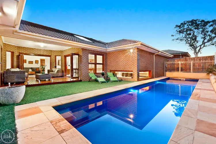 16 Coulthard Crescent, Doreen VIC 3754
