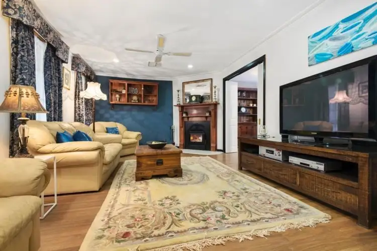 Third view of Homely house listing, 4 Bowen Court, Sunbury VIC 3429