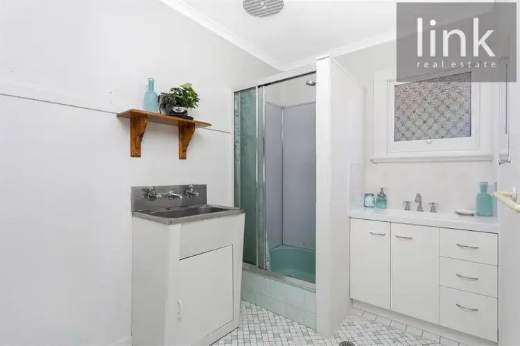 Fifth view of Homely house listing, 348 Charles Street, South Albury NSW 2640