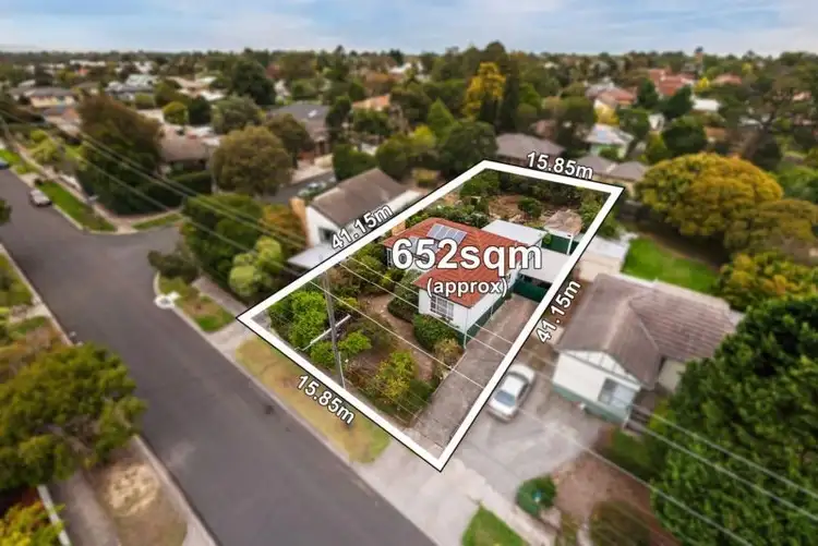 21 Eram Road, Box Hill North VIC 3129