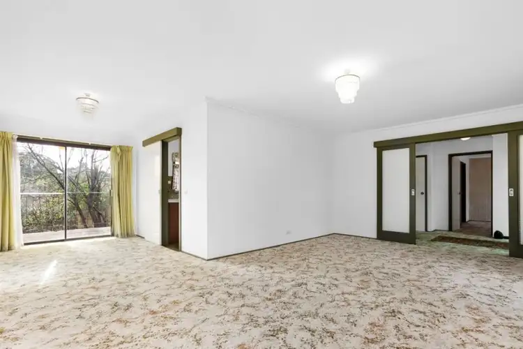 Second view of Homely house listing, 5 Lebunya Close, Mooroolbark VIC 3138