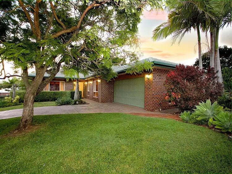 2 Nev Close, Wishart QLD 4122