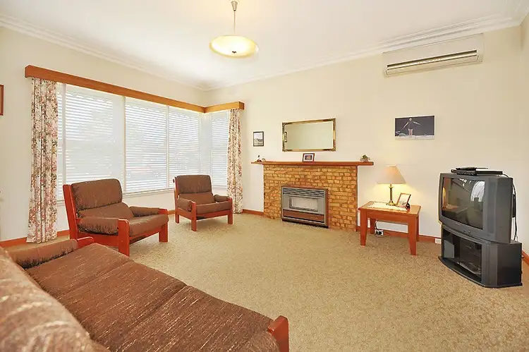 Fifth view of Homely house listing, 10 Shirley Street, Wendouree VIC 3355