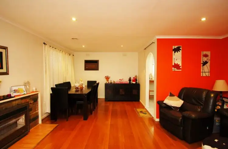 Second view of Homely house listing, 5 Clunes Avenue, Dallas VIC 3047