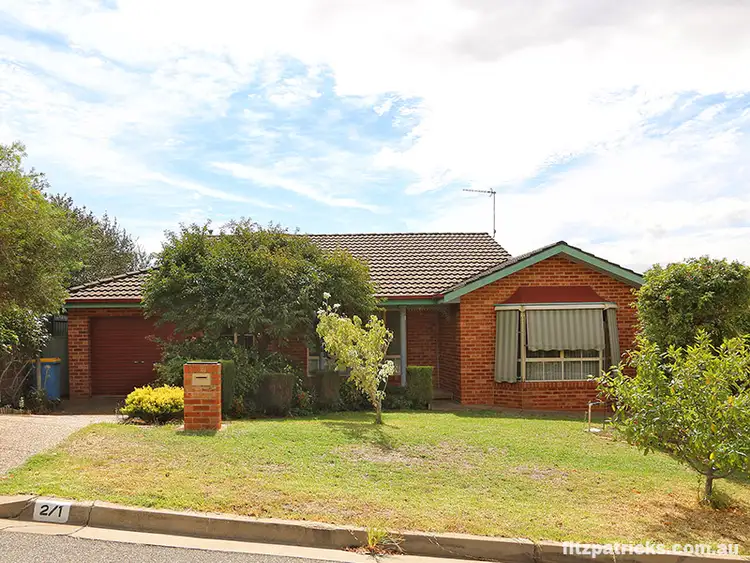 2/1 Minchin Place, Kooringal NSW 2650