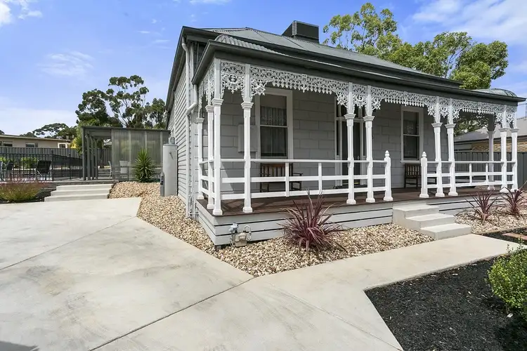33 Pallett Street, Golden Square VIC 3555