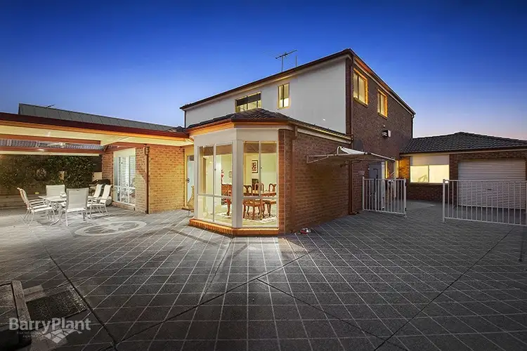 25 Nightingale Crescent, Berwick VIC 3806