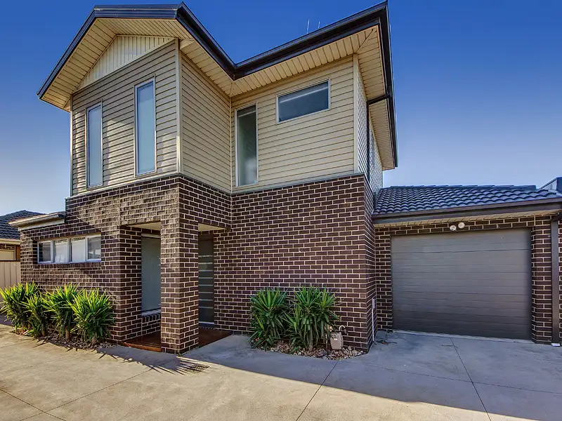 Main view of Homely townhouse listing, 2/12 Bernbank Avenue, St Albans VIC 3021