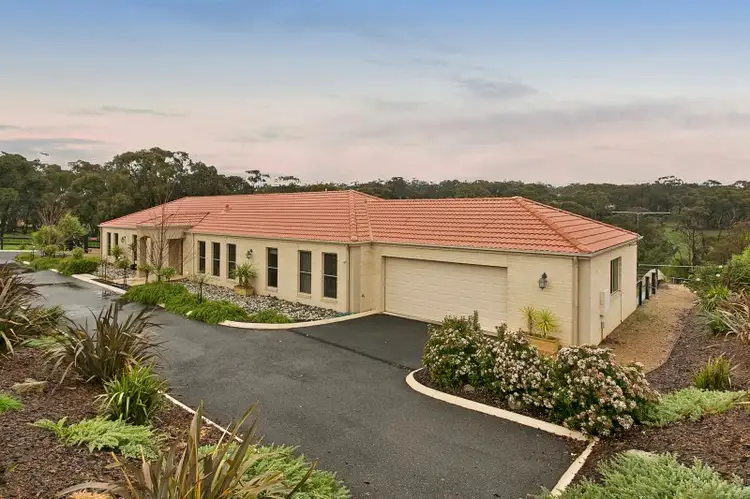 16 Eastern Ridge, Hidden Valley VIC 3756