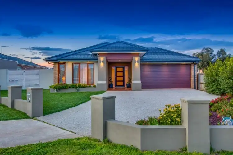 37 Litchfield Way, Taylors Hill VIC 3037