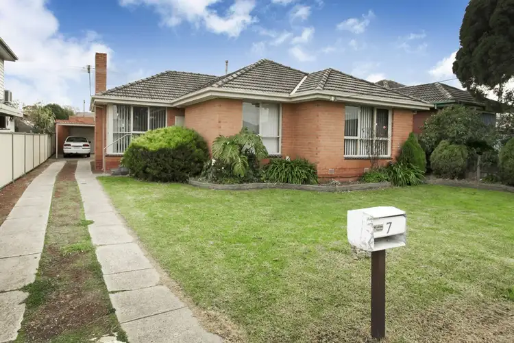 7 Gladstone Grove, Melton VIC 3337