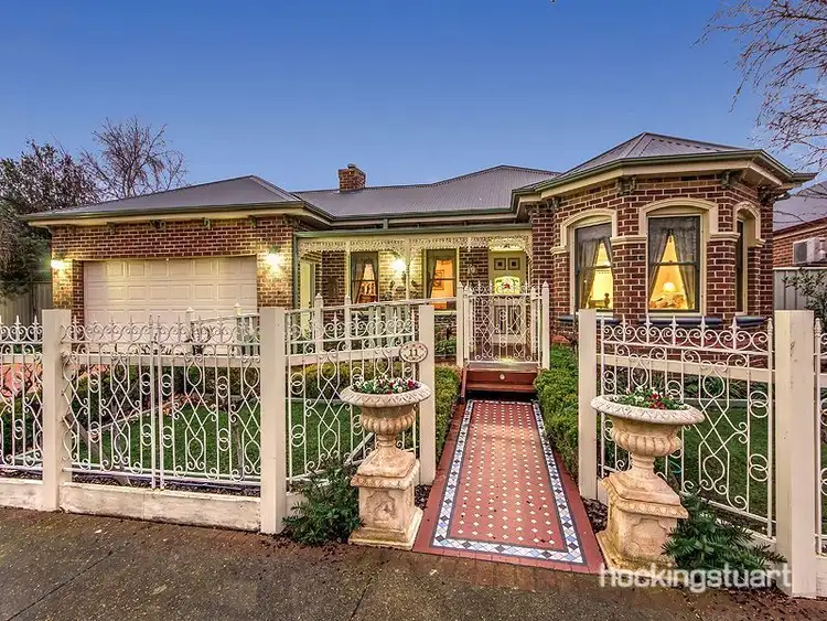11 Golders Green Walk, Caroline Springs VIC 3023