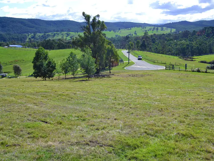 6 Tanderum Way, Christmas Hills VIC 3775