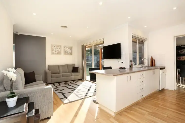 Sixth view of Homely house listing, 8 Columbia Circuit, Broadmeadows VIC 3047