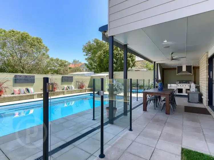 2A Pfingst Road, Wavell Heights QLD 4012