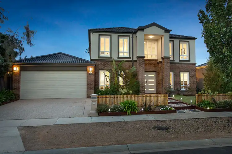 17 Hawthorn Grove, Taylors Hill VIC 3037