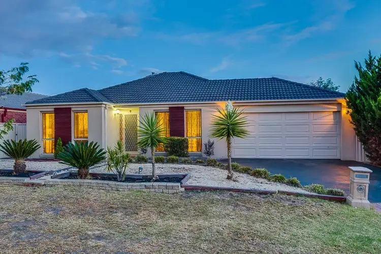 15 Wisteria Close, Taylors Hill VIC 3037