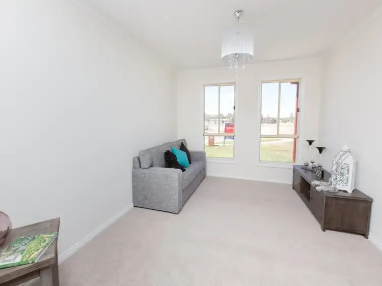 Fifth view of Homely house listing, 2 Cabernet Court, Mildura VIC 3500