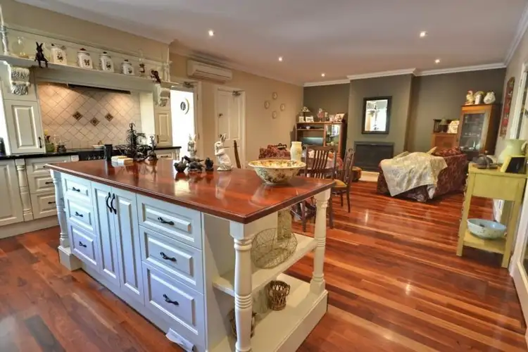 Fourth view of Homely house listing, 5 Kent Court, Mansfield VIC 3722