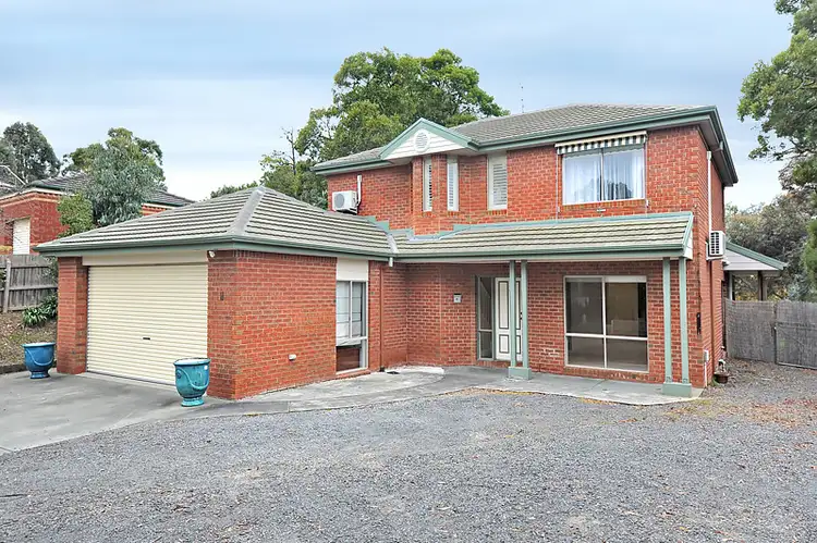 11 Nevett Crescent, Mount Helen VIC 3350