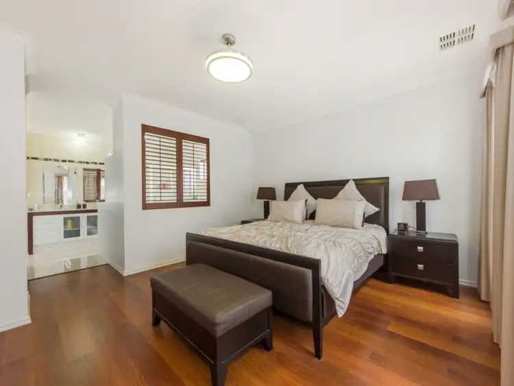 Fifth view of Homely house listing, 7 Elm Tree Close, Taylors Hill VIC 3037