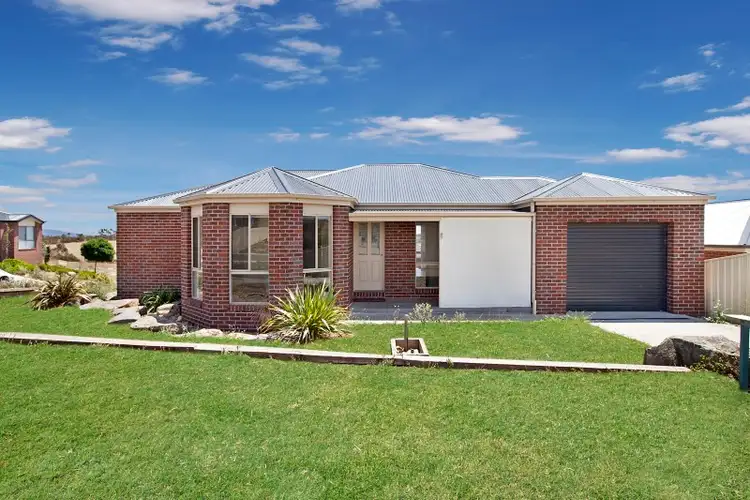 8 Chrystobel Way, Kilmore VIC 3764