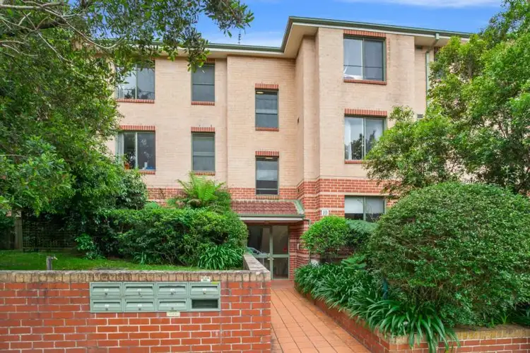 2/19 Water Street, Hornsby NSW 2077