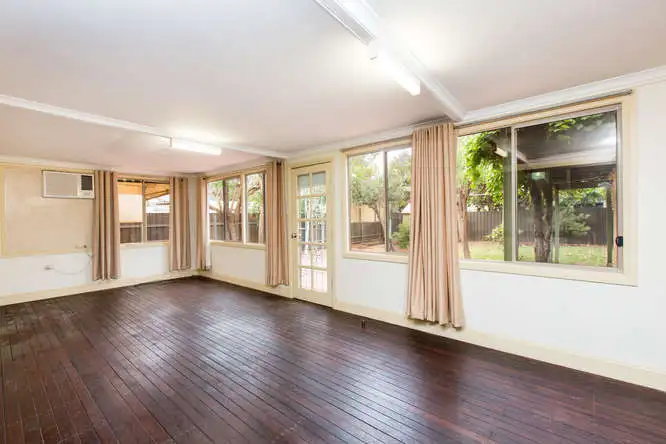 Sixth view of Homely house listing, 3 Henderson Place, Mildura VIC 3500