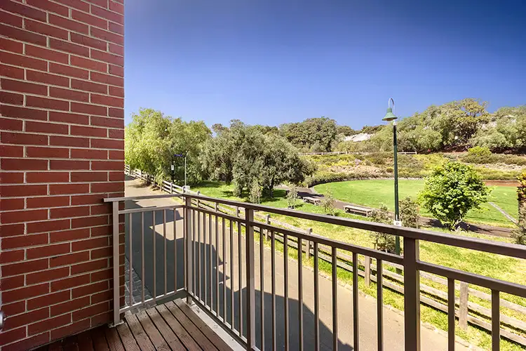 20 Coopers Lane, Kensington VIC 3031