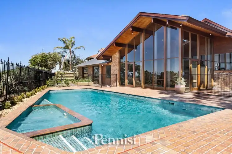 2 Tan Court, Keilor VIC 3036