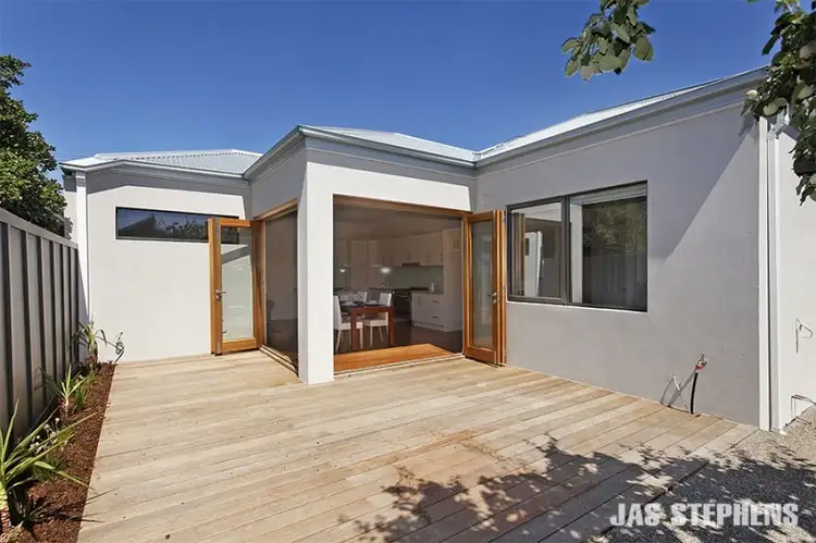 Main view of Homely unit listing, 2/39 Hampshire Road, Sunshine VIC 3020