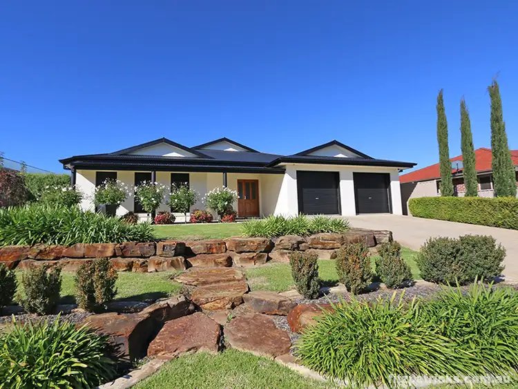 126 Yentoo Drive, Glenfield Park NSW 2650
