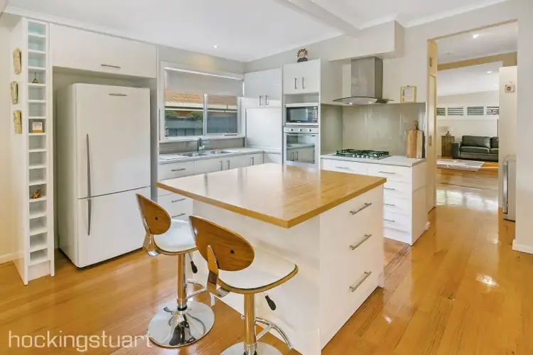 112 Ninth Ave, Rosebud VIC 3939