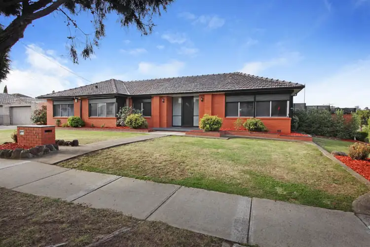 322 Carrick Drive, Gladstone Park VIC 3043