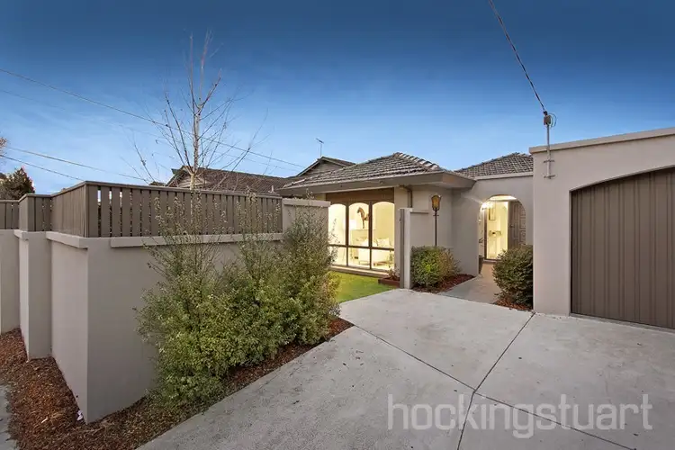 15 Balmoral Drive, Parkdale VIC 3195