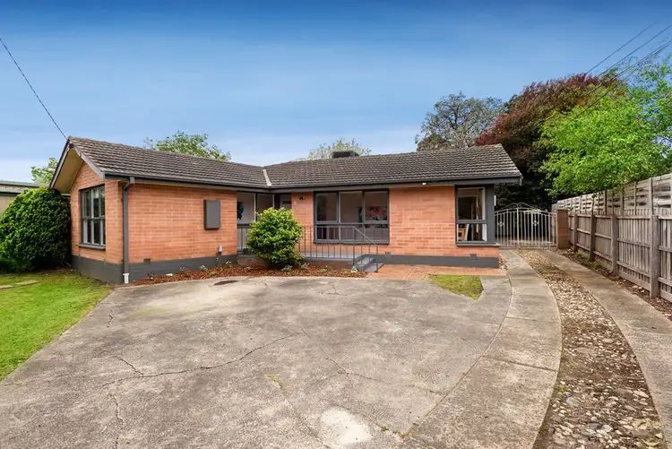 4 Andrew Street, Mooroolbark VIC 3138