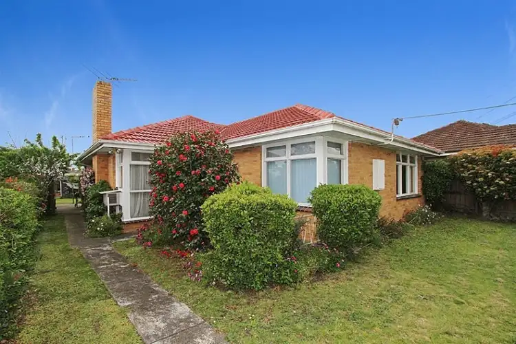 16 Lindenow Street, Reservoir VIC 3073