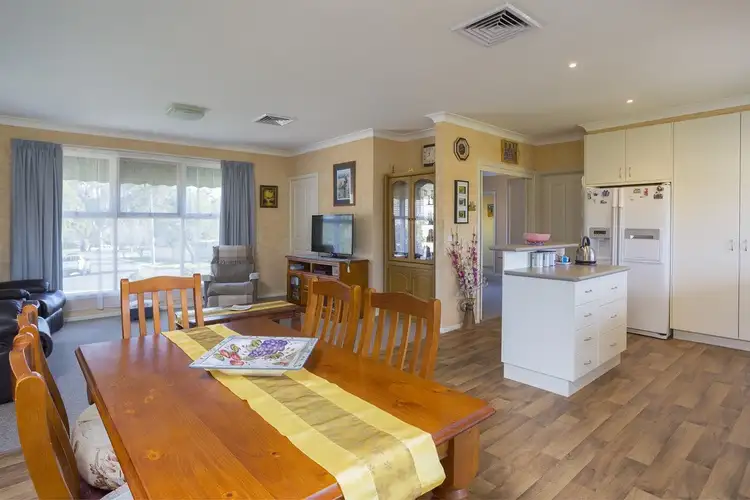Fifth view of Homely house listing, 3 Baslar Court, Kangaroo Flat VIC 3555