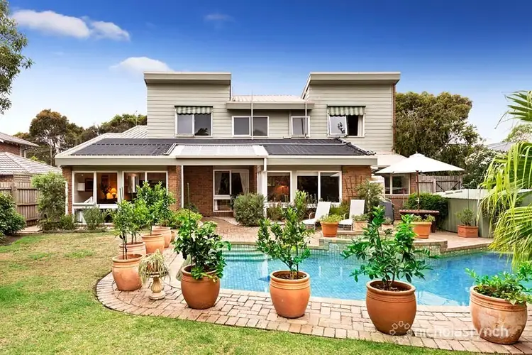 16 Koetong Parade, Mount Eliza VIC 3930