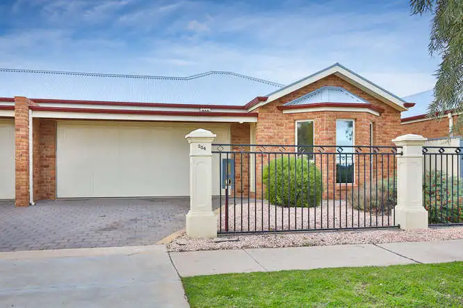 Main view of Homely townhouse listing, 254 Sixteenth Street, Mildura VIC 3500