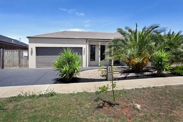 17 Oakpark Drive, Melton West VIC 3337