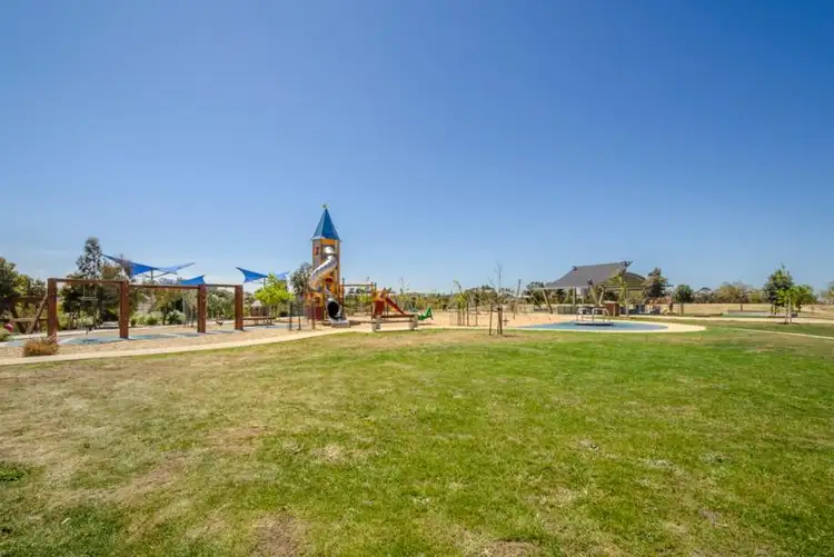 Fifth view of Homely house listing, 7 Buckingham Crecsent, Sunshine West VIC 3020