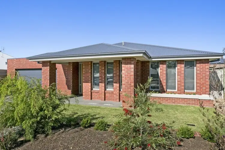 Second view of Homely house listing, 7 Roxburgh Crescent, Junortoun VIC 3551