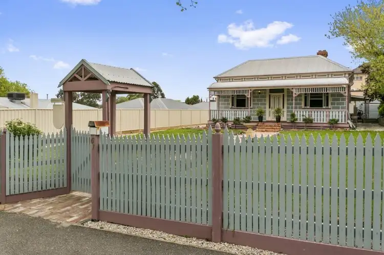 61 Honeysuckle Street, Bendigo VIC 3550