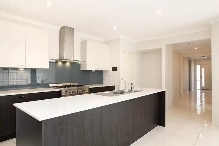 Fifth view of Homely house listing, 39 Sandarra Boulevard, Sandhurst VIC 3977