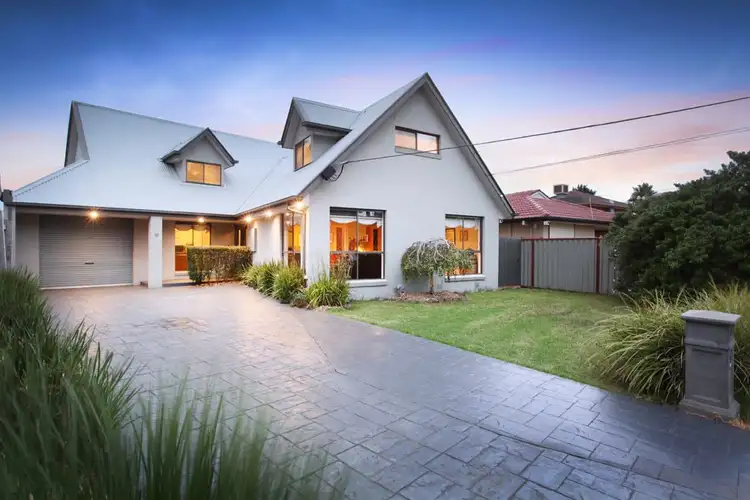 10 Windermere Crescent, Gladstone Park VIC 3043