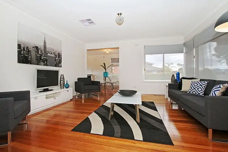 77 Mahoneys Road, Reservoir VIC 3073