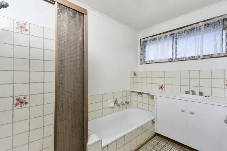 Sixth view of Homely house listing, 28 Thomas Street, Kangaroo Flat VIC 3555