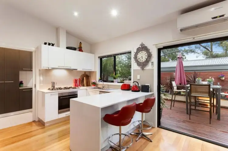 1/1587 Main Road, Research VIC 3095
