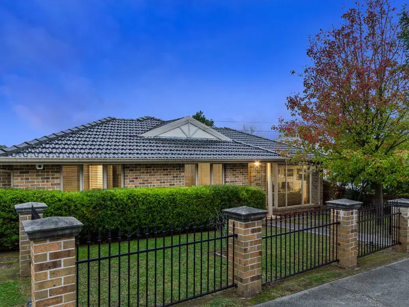 Main view of Homely unit listing, 1/11 Savige Avenue, Mount Waverley VIC 3149